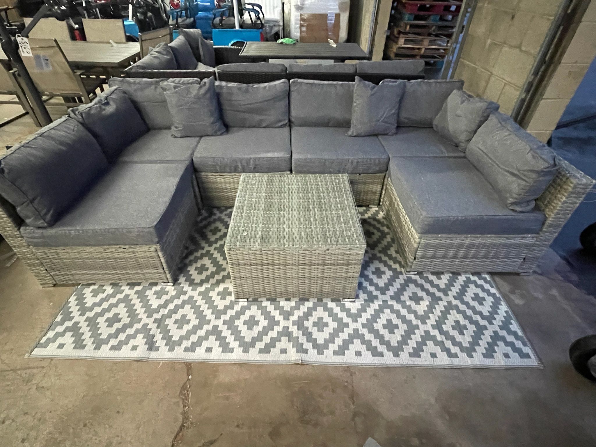 7 Piece Modular Outdoor Patio Furniture Set *New In Box*