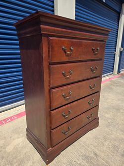Dresser