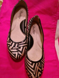 "Skechers" Black/Silver Memory Foam Flats... Sz. 7 1/2 (NEW)