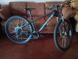 SPECIALIZED ROCKHOPPER SPORT + COMPLETE CYCLING PACKAGE