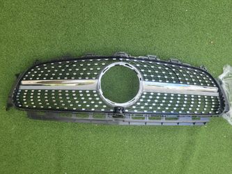 Parrilla Delantera Mercedes Benz 