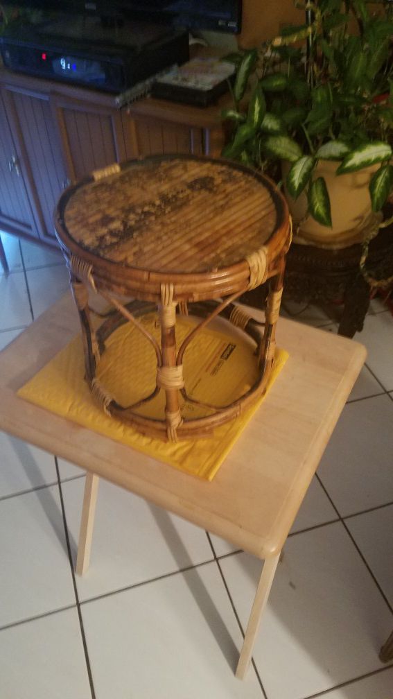 10" vintage bamboo pedestal