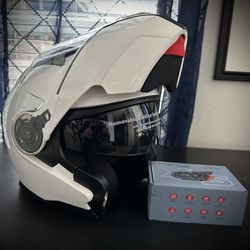 Brand New (Large) Glossy White Bluetooth Motorcycle Helmet 