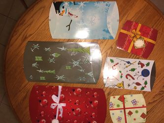 Christmas 8 Rectangular And 6 Pillow Cardboard Boxes