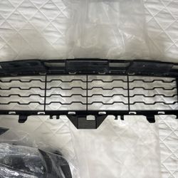 BMW F32 Lower Middle Grille 