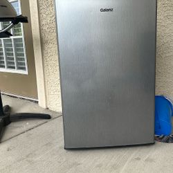 Galanz Mini Fridge