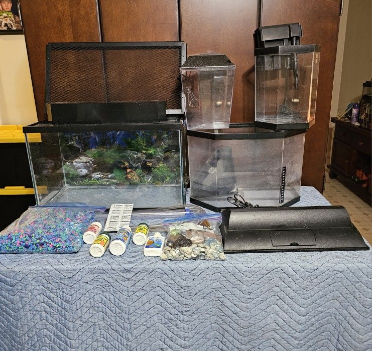 Aquarium Group Lot! Tanks, 8lbs Gravel, Lights, plus More! Used, Selling As Is