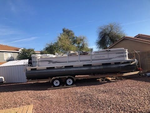 2000 Sweetwater Pontoon Boat  24ft 