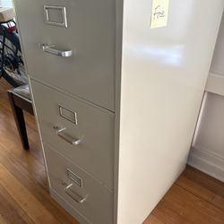 Filing Cabinet (3-drawers legal size)