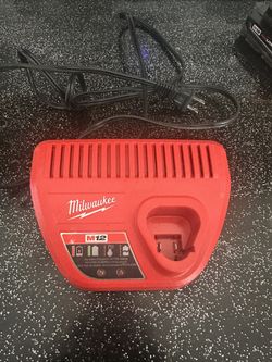 M12 Battery Charger Milwaukee