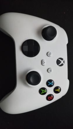 New Xbox controller White with the new c plug battery 🔋