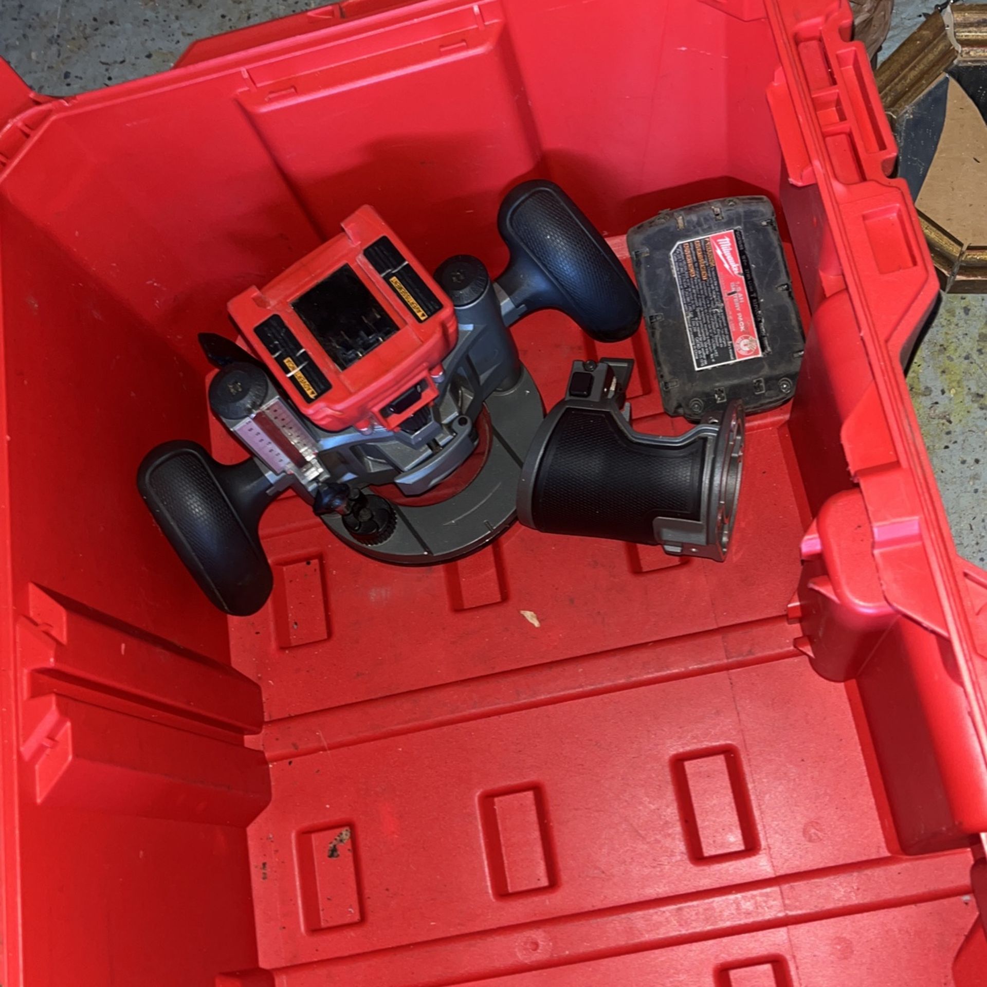 Milwaukee Router With Plunge Attachment