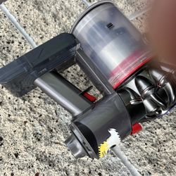 Dyson V8 Absolute Cordless Vacuum Strong Battery Tested