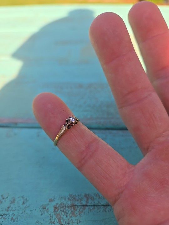 Women's Gold Diamond Ring
