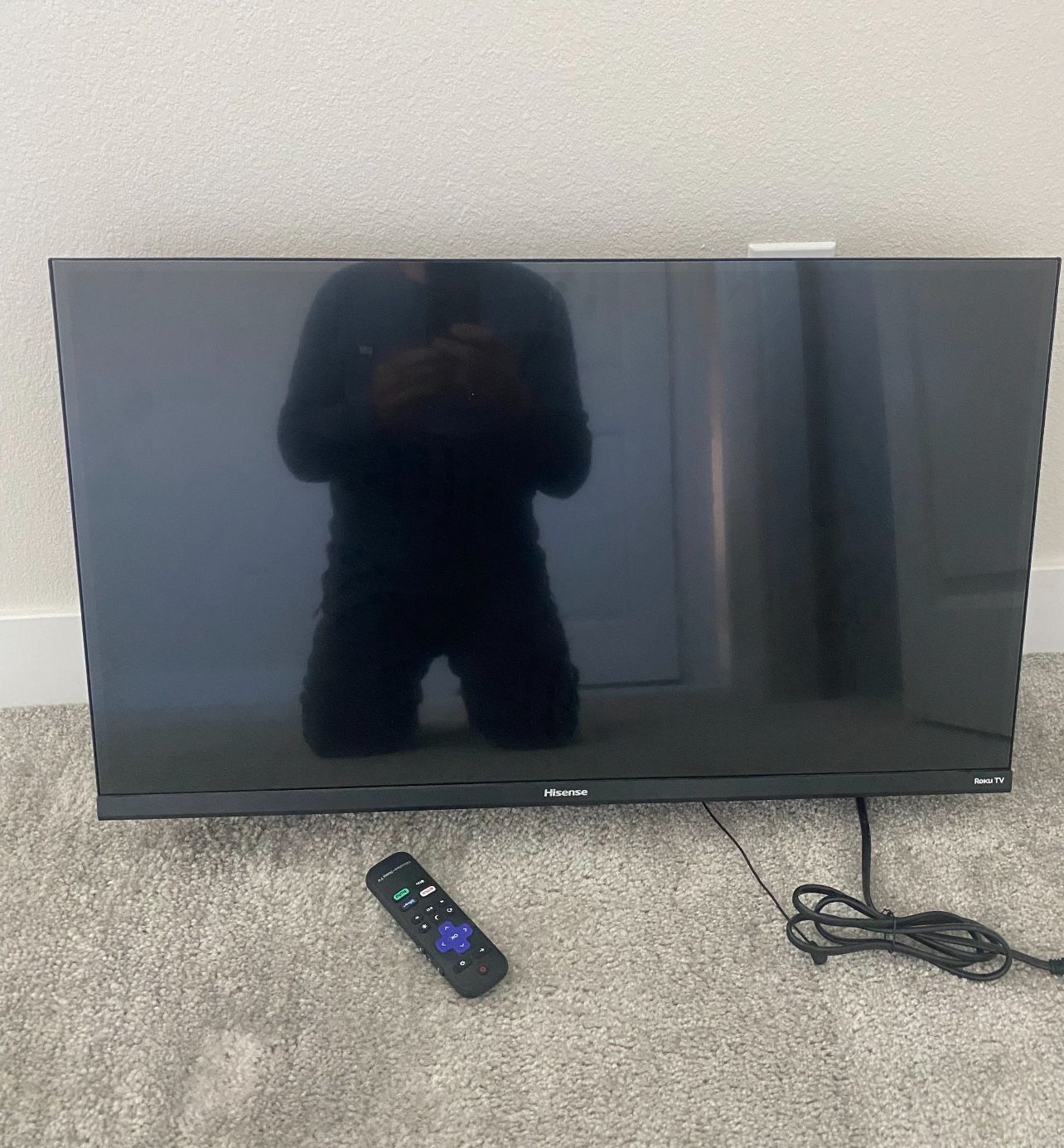 Hisense Roku Smart TV - 32 Inches