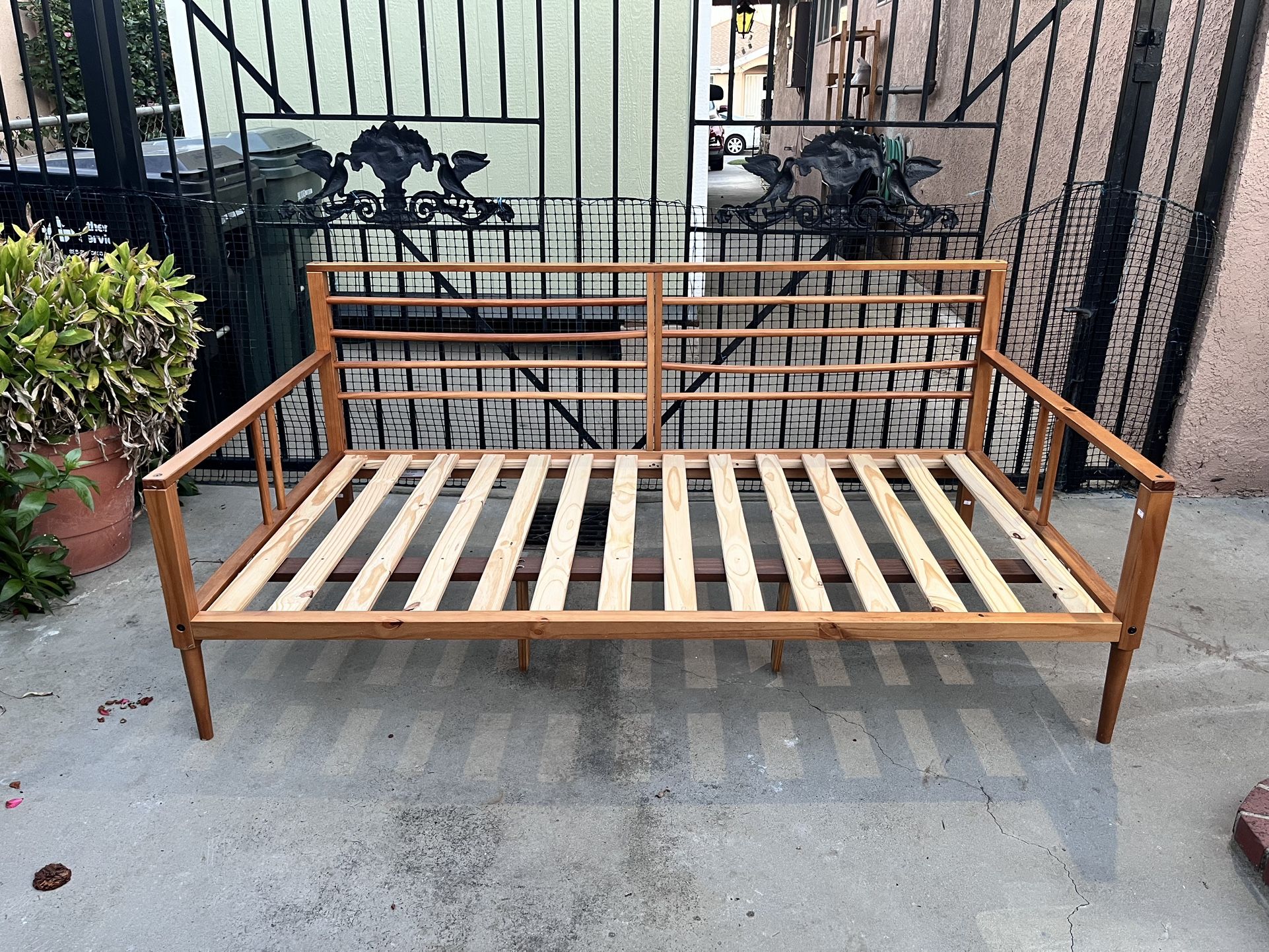 Daybed Frame