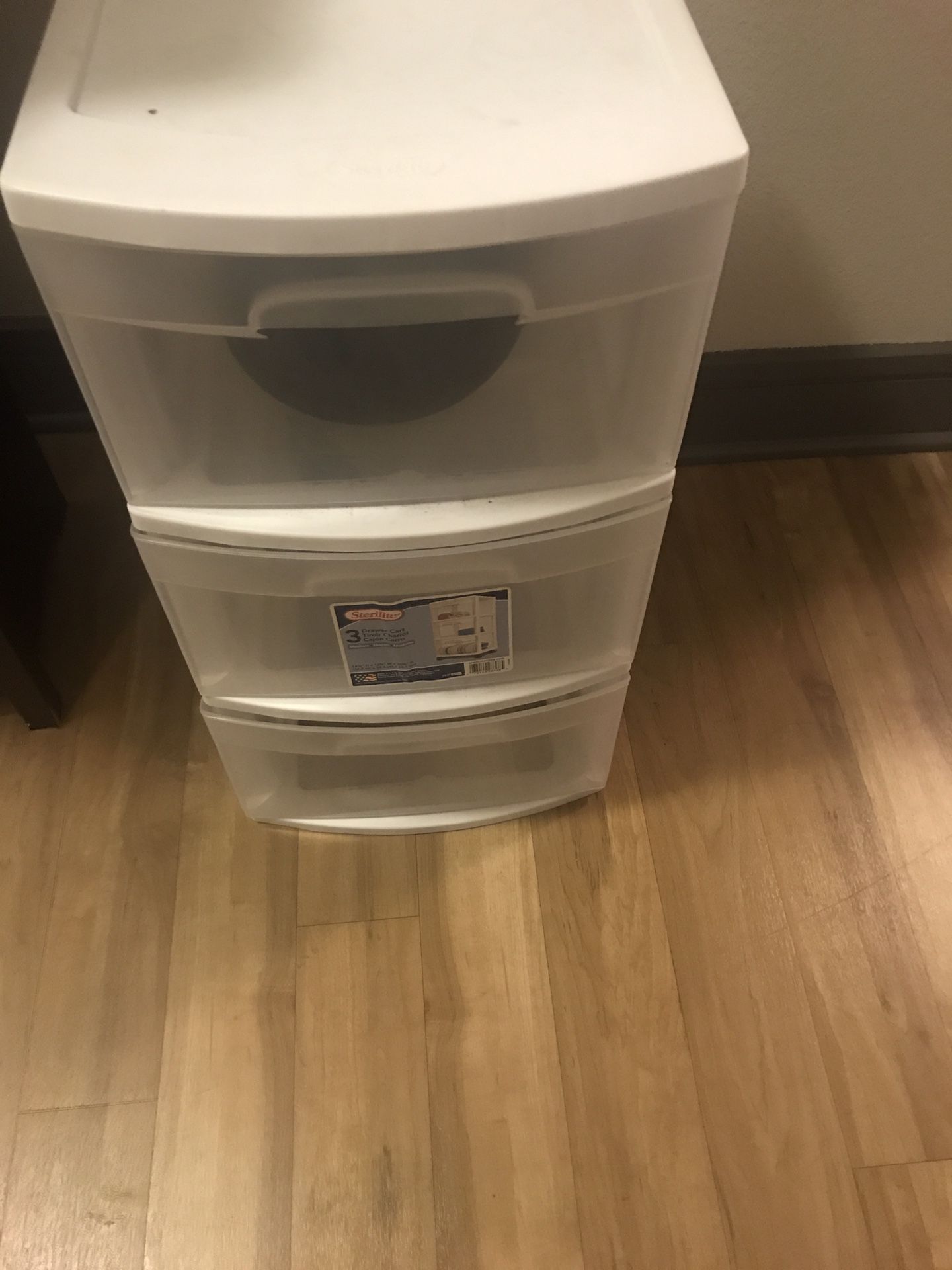 Storage bins with 3 plastic drawers