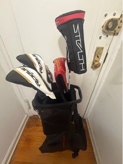 Golf Club Set NEW Taylor Made driver Stealth &  Titleist Scotty Cameron Special Select Newport putter