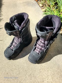 Salomon snowboard boots, Men's size 12 MINT CONDITION