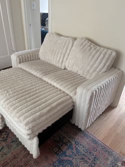 Plush pull out loveseat!
