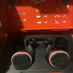 Milwaukee jobsite Earbuds 
