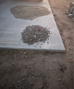 Free  gravel,  sand and dirt