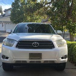 Toyota Highlander XLE Hybrid AWD