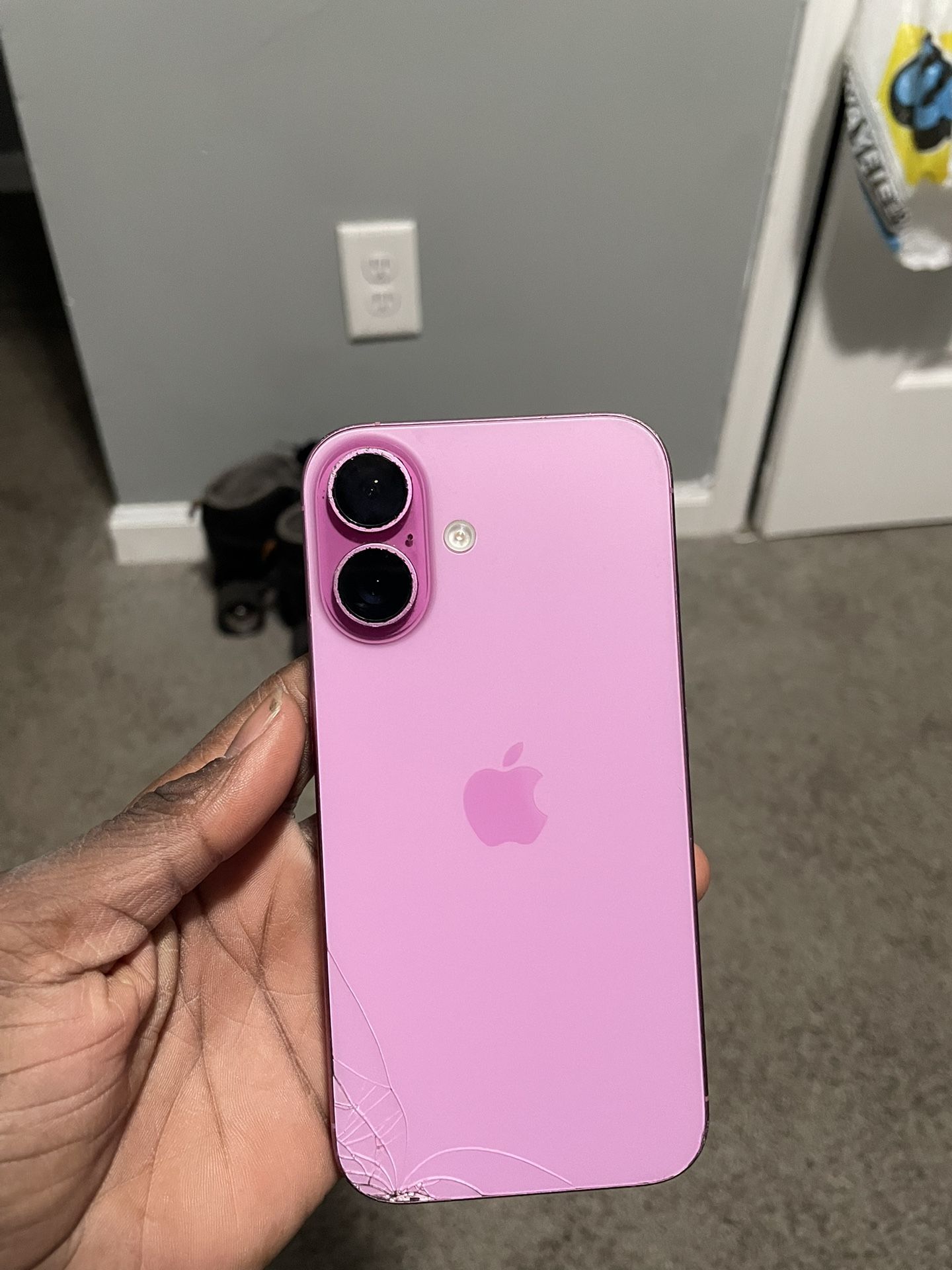 iPhone 16 Pink 