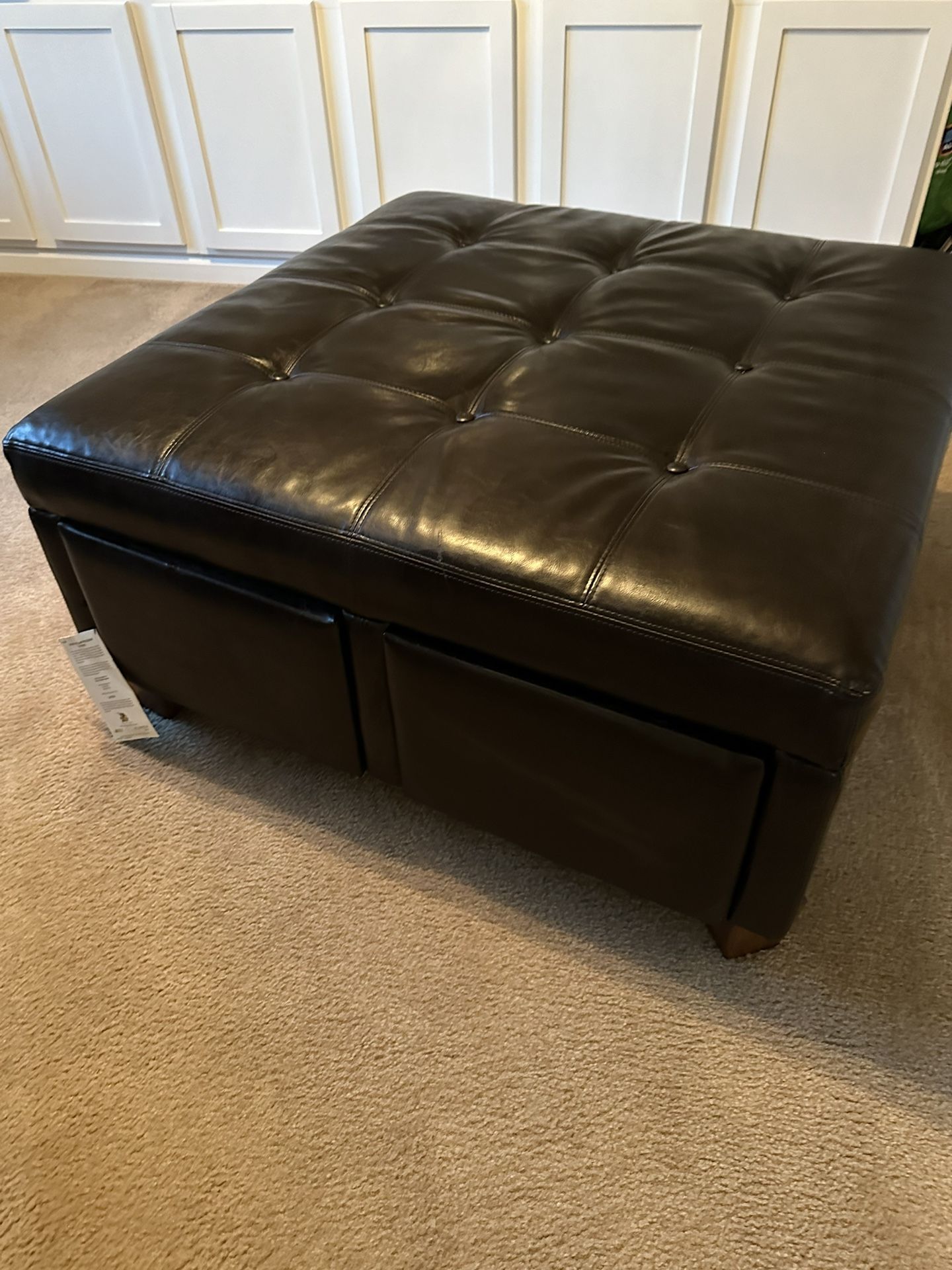 Beautiful Coffee Table Ottoman With Storage Like New 