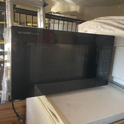 Sharp 1.1 cu. ft. 1000W Countertop Microwave – Black (SMC1131CB)