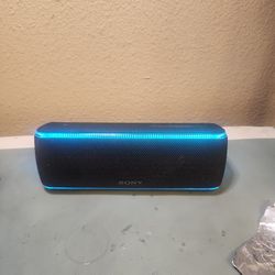 Sony SRS XB321 - BLUETOOTH SPEAKER