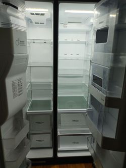 Lg French Door Refrigerator works great