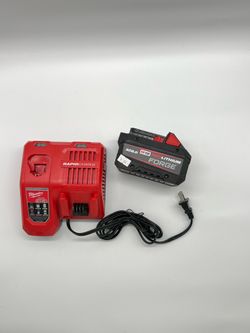 Milwaukee M18 18-Volt Lithium-Ion REDLITHIUM FORGE Starter Kit with 8.0Ah Battery and Rapid Charger