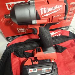 Milwaukee High Torque Impact Wrench Kit