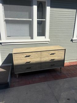 Dresser