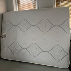 Mattress Queen + Box Spring Foundation 
