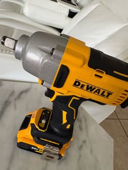 DEWALT 20V Cordless Impact Wrench with Battery