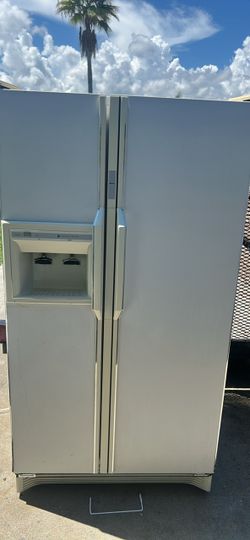 Amana refrigerator
