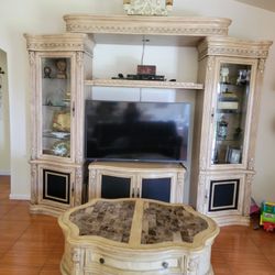 WALL UNITE AND TABLE SET