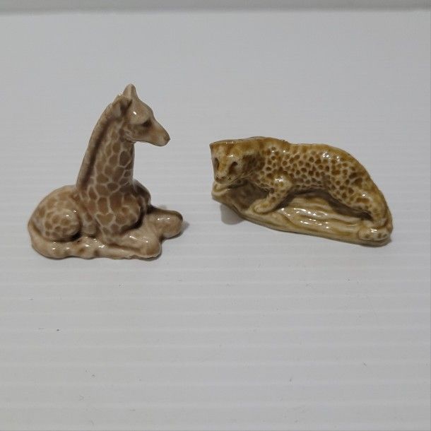Wade England Miniature Porcelain Figurine Whimsies Giraffe And Leopard Lot- 2 