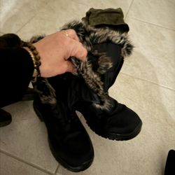 Winter Boots Size 7 