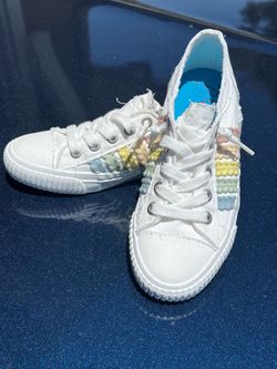 Ladies Blowfish tennis shoes (NWOT) size 8