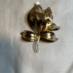 Gold Tone Flower Bud & Leaves Brooch
