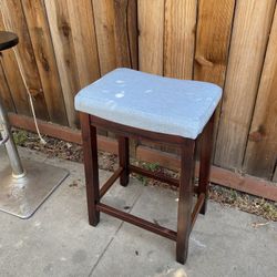 Counter height stool. Recently reupholstered $40.