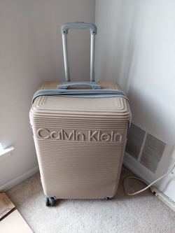 29" hard shell luggage 4 wheels is still available NE Philly