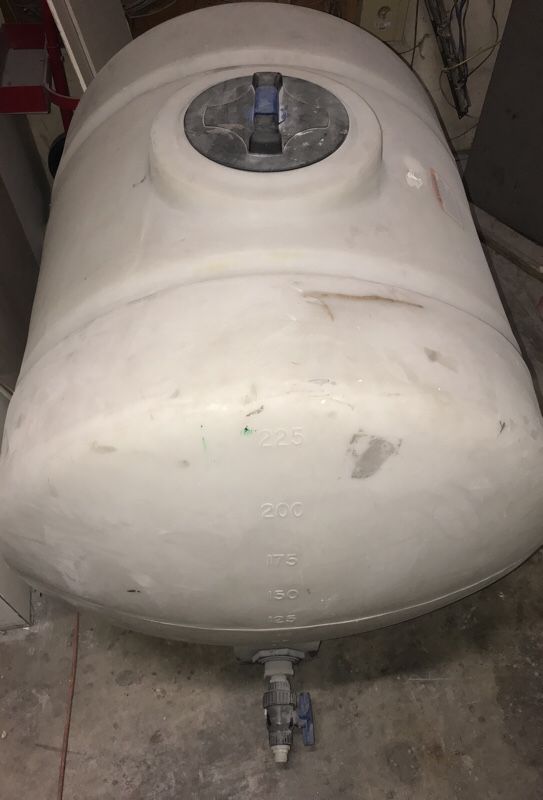 USED WATER TANK (225 Gallons)