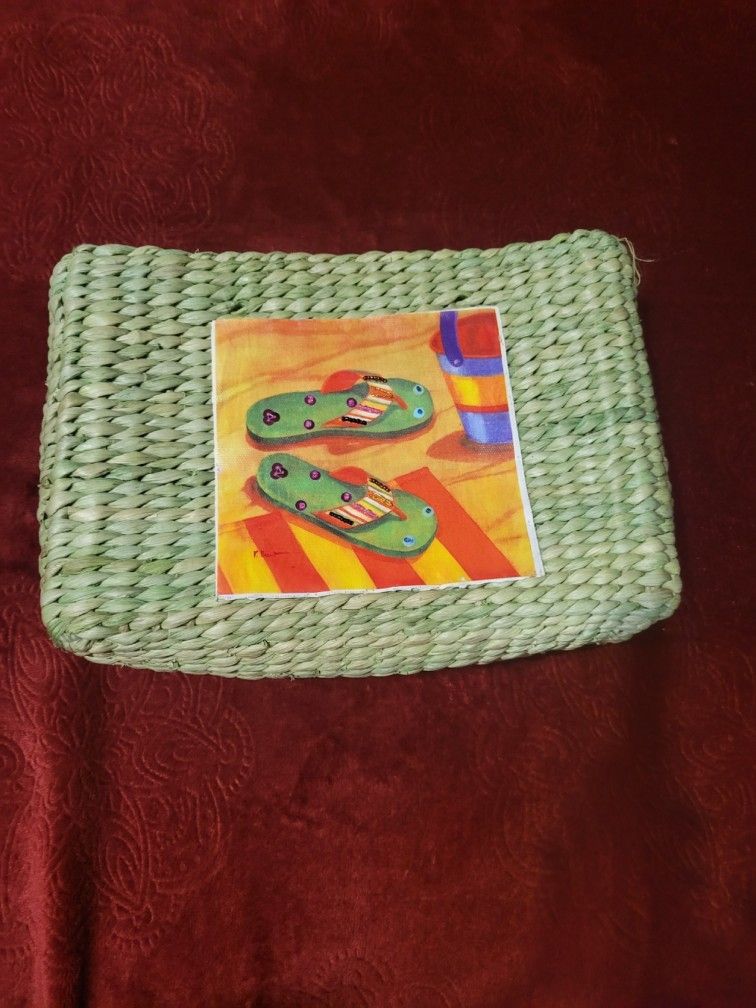 NWOT WOMENS SUN N SAND STRAW PURSE GREEN FLIP FLOPS DESIGN PRINT