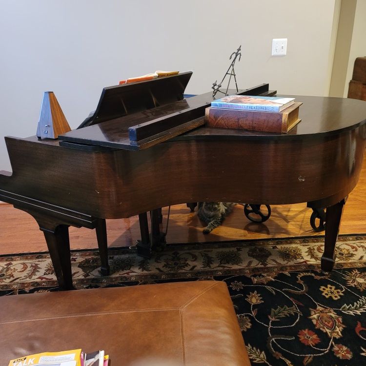 Baldwin Baby GRAND piano