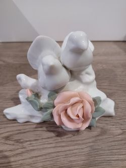 Backyard Birds Figurine by Unite Design – With Original Box