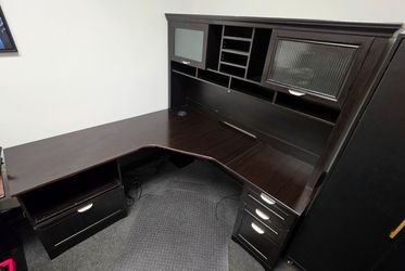 π₯ Realspace Magellan Performance L Shaped Executive Corner Desk With Matching Hutch